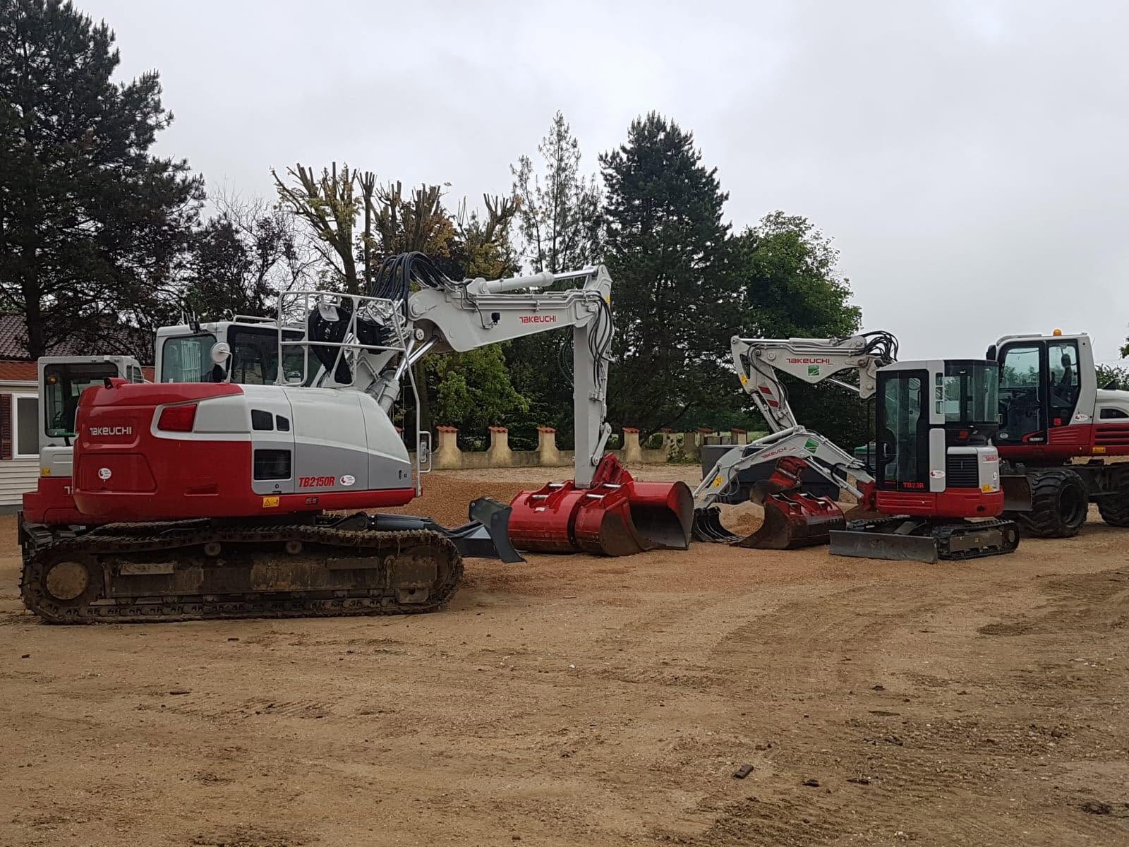 Le parc complet : 5 pelles de 2,5 à 16 tonnes, entretenues par nos soins et prêtes à int (Chagneux Environnement, Ain)
