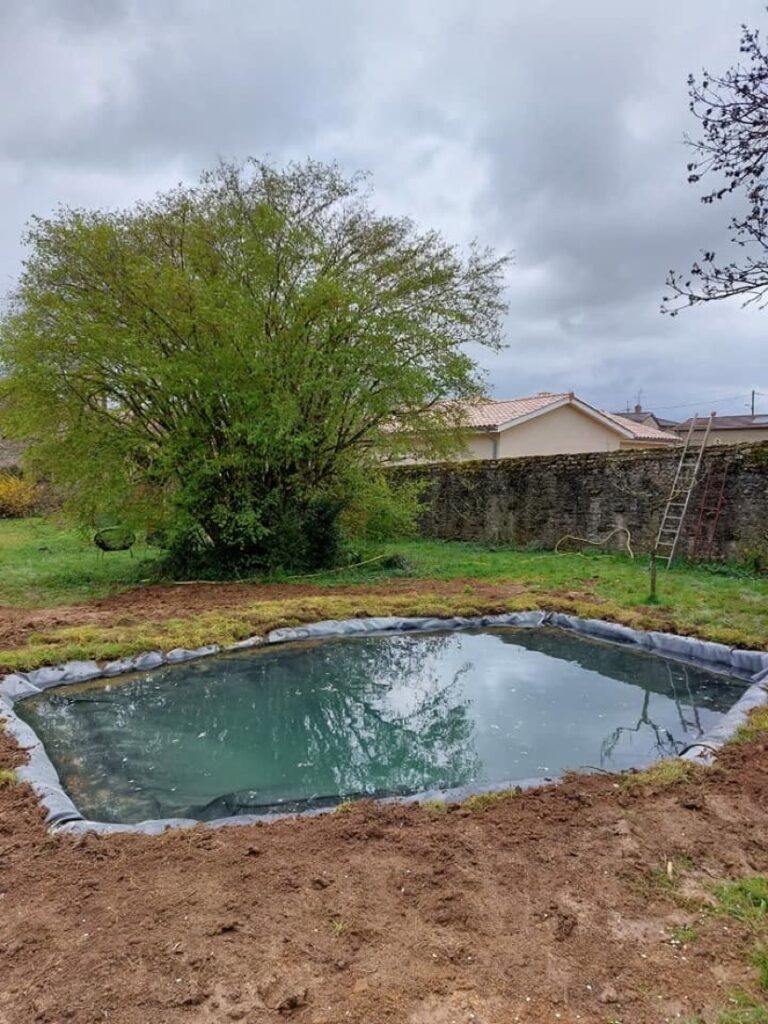 Chantier complet dans le Mâconnais : récupération d'eau, bassin et cour