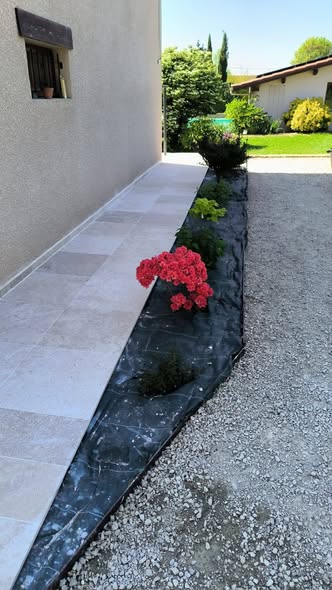 Terrasses et allées en dalle béton après démolition